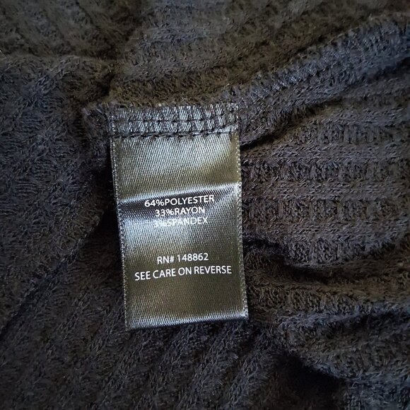 Torrid Women's Size 1X Black Waffle V-Neck Long Sleeve Sharkbite Tunic Top - Picture 8 of 12